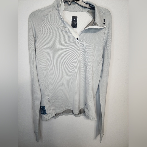 On running on cloud clima shirt size large - Picture 2 of 10